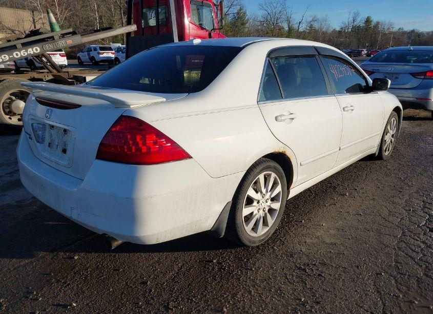Photo 4 of 2007 Honda Accord 3.0 EX (VIN 1HGCM66547A047920)