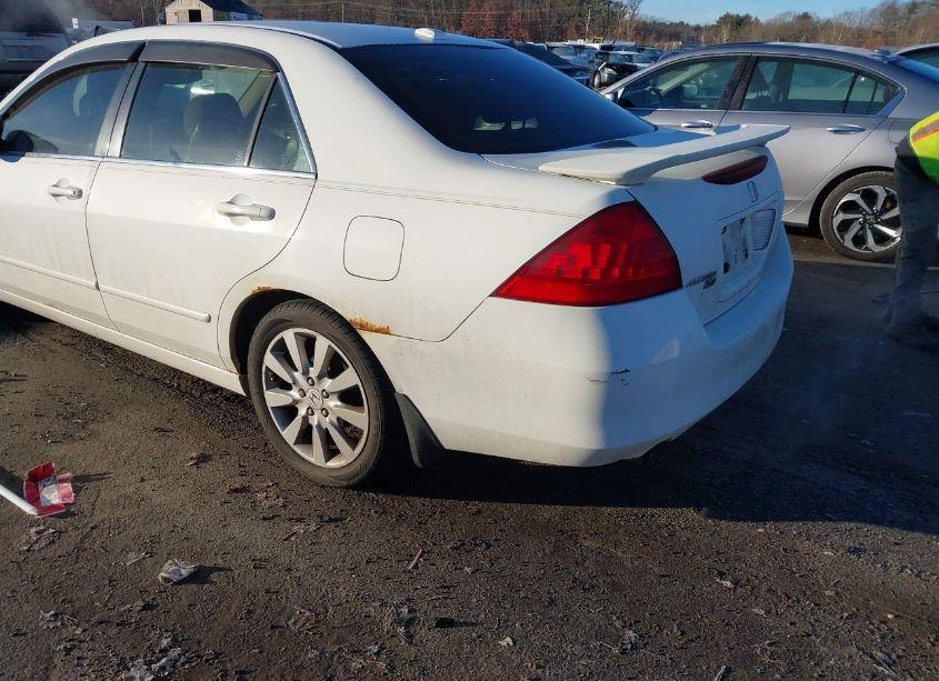 Photo 6 of 2007 Honda Accord 3.0 EX (VIN 1HGCM66547A047920)
