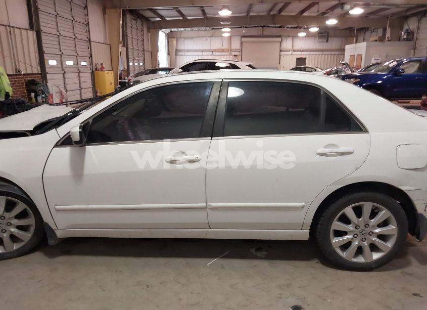 Photo 14 of 2007 Honda Accord 3.0 EX (VIN 1HGCM66547A099726)