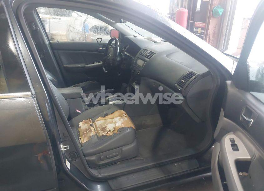 Photo 5 of 2004 Honda Accord 3.0 EX (VIN 1HGCM66554A052328)