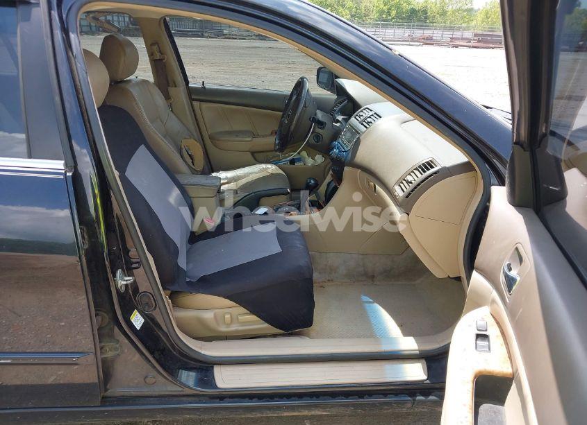 Photo 5 of 2004 Honda Accord 3.0 EX (VIN 1HGCM66554A072532)