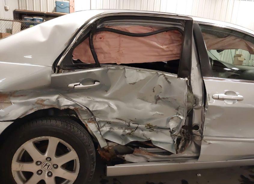 Photo 18 of 2005 Honda Accord 3.0 EX (VIN 1HGCM66555A003180)