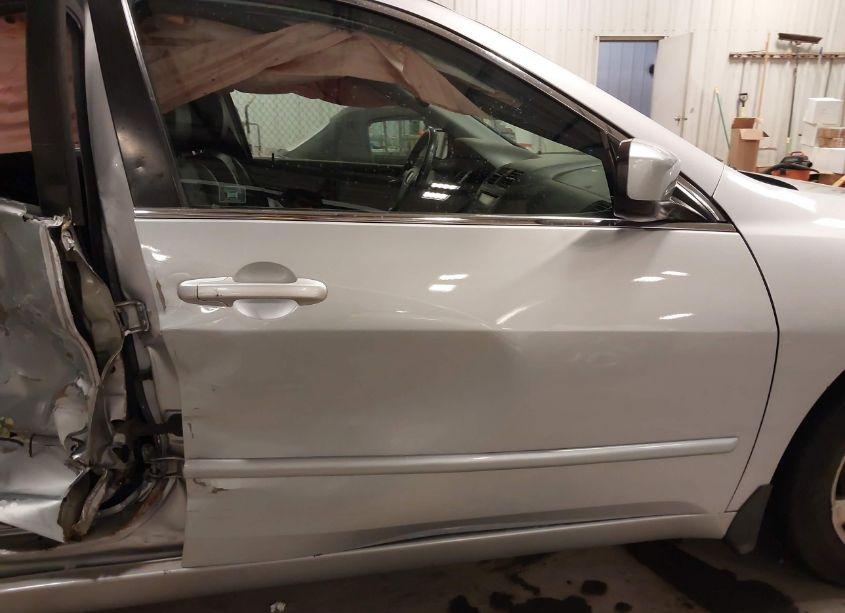 Photo 20 of 2005 Honda Accord 3.0 EX (VIN 1HGCM66555A003180)