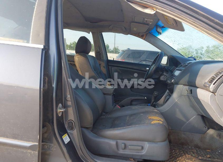 Photo 5 of 2005 Honda Accord 3.0 EX (VIN 1HGCM66555A009576)