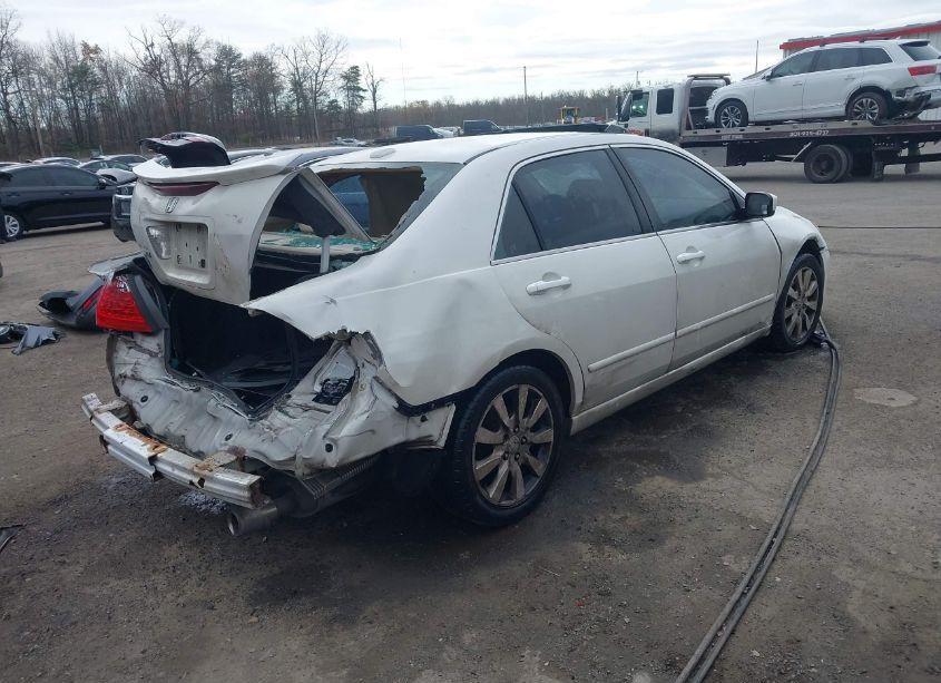 Photo 4 of 2006 Honda Accord 3.0 EX (VIN 1HGCM66556A034611)