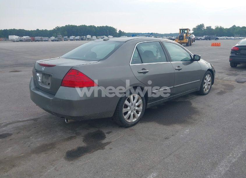 Photo 4 of 2006 Honda Accord 3.0 EX (VIN 1HGCM66556A060092)