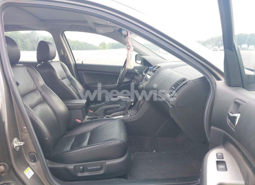 Photo 5 of 2006 Honda Accord 3.0 EX (VIN 1HGCM66556A060092)