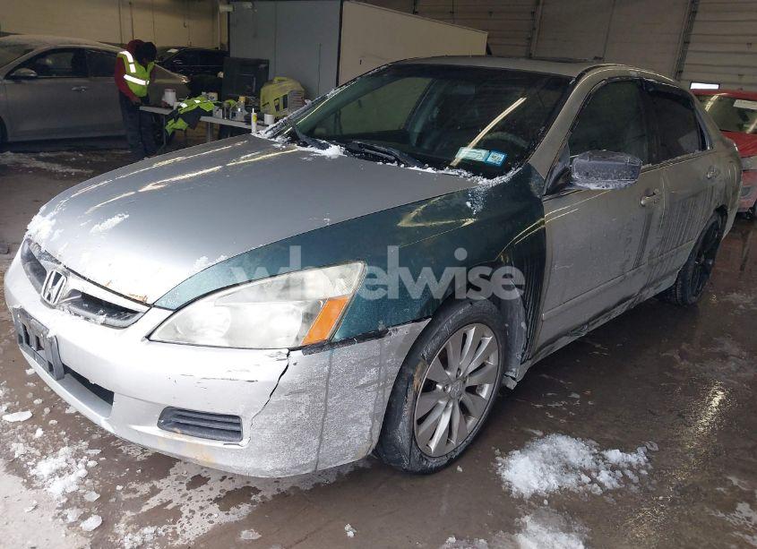 Photo 2 of 2007 Honda Accord 3.0 EX (VIN 1HGCM66557A002646)
