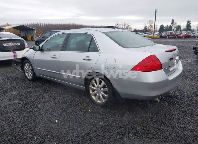Photo 3 of 2007 Honda Accord 3.0 EX (VIN 1HGCM66557A009726)