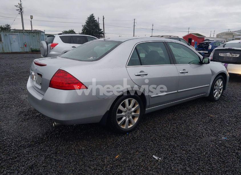 Photo 4 of 2007 Honda Accord 3.0 EX (VIN 1HGCM66557A009726)