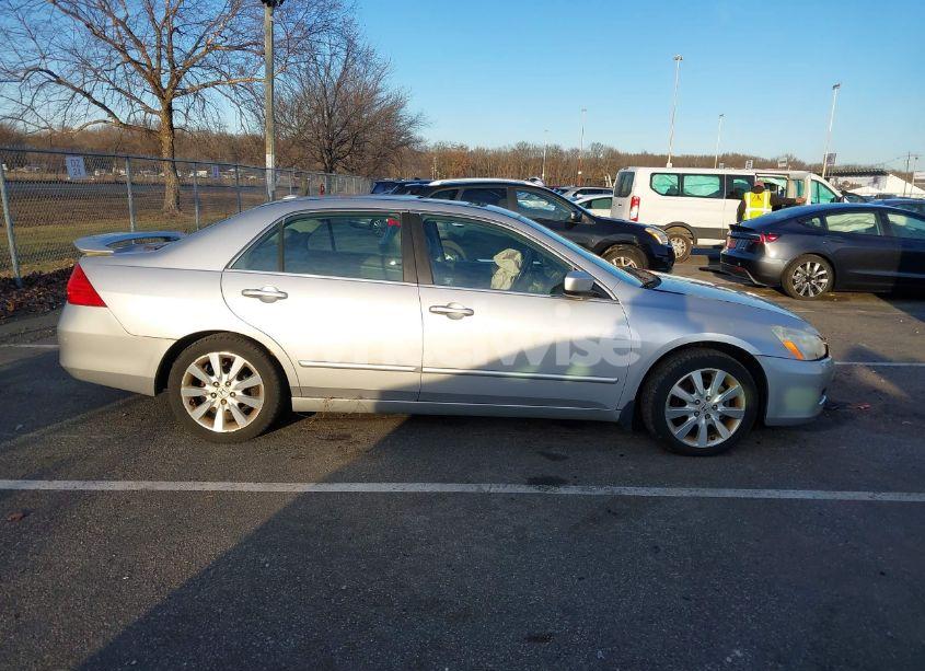 Photo 13 of 2007 Honda Accord 3.0 EX (VIN 1HGCM66557A013677)