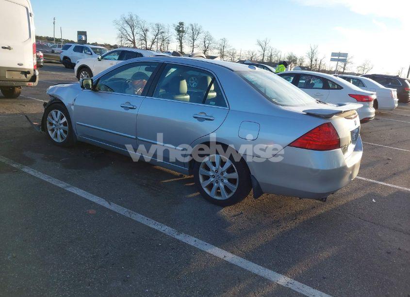 Photo 3 of 2007 Honda Accord 3.0 EX (VIN 1HGCM66557A013677)