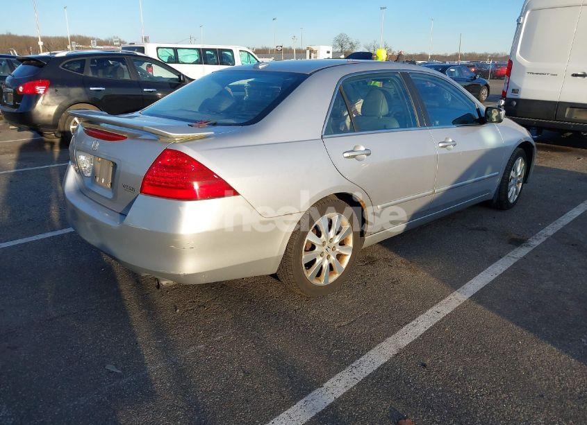 Photo 4 of 2007 Honda Accord 3.0 EX (VIN 1HGCM66557A013677)