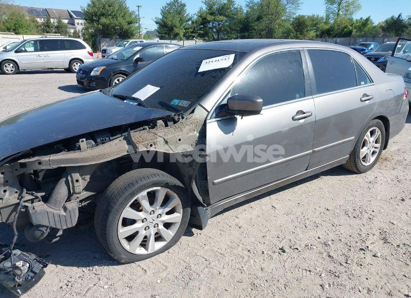 Photo 2 of 2007 Honda Accord 3.0 EX (VIN 1HGCM66557A064158)