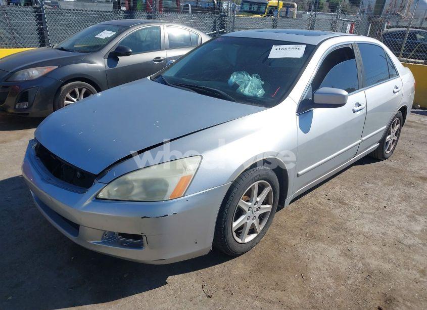 Photo 2 of 2003 Honda Accord 3.0 EX (VIN 1HGCM66563A035357)