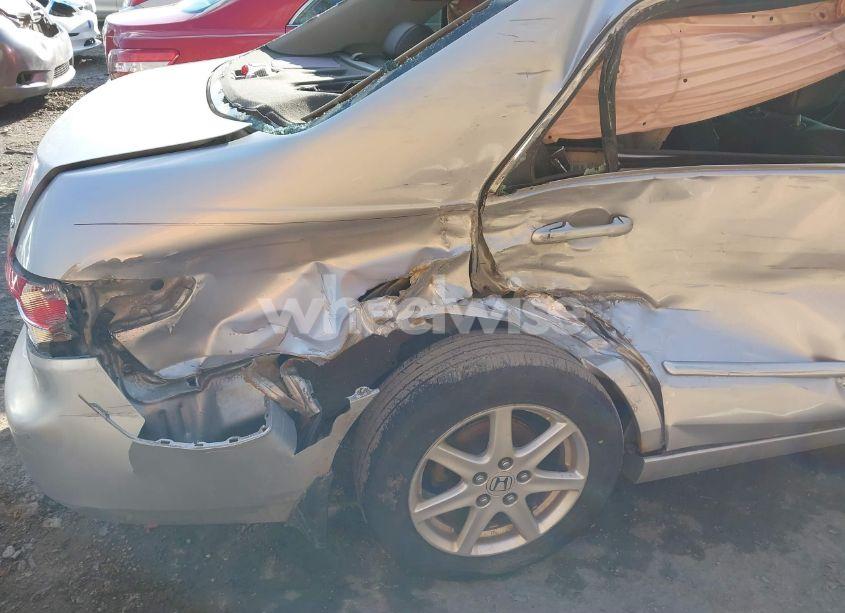 Photo 18 of 2003 Honda Accord 3.0 EX (VIN 1HGCM66563A053826)