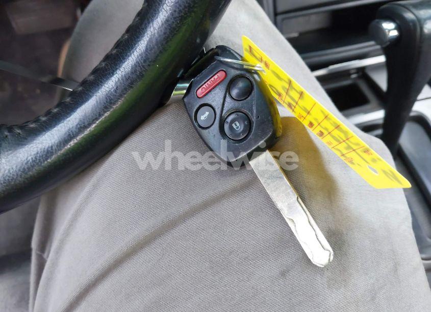 Photo 11 of 2005 Honda Accord 3.0 EX (VIN 1HGCM66565A009523)