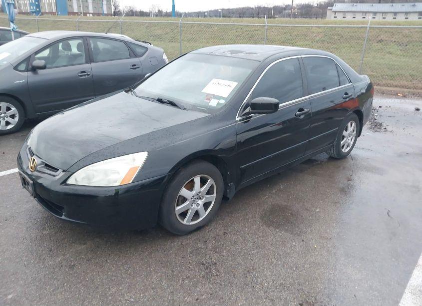 Photo 2 of 2005 Honda Accord 3.0 EX (VIN 1HGCM66565A022823)