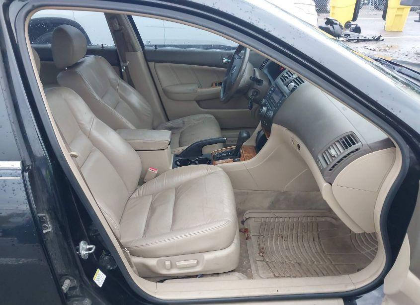 Photo 5 of 2005 Honda Accord 3.0 EX (VIN 1HGCM66565A022823)