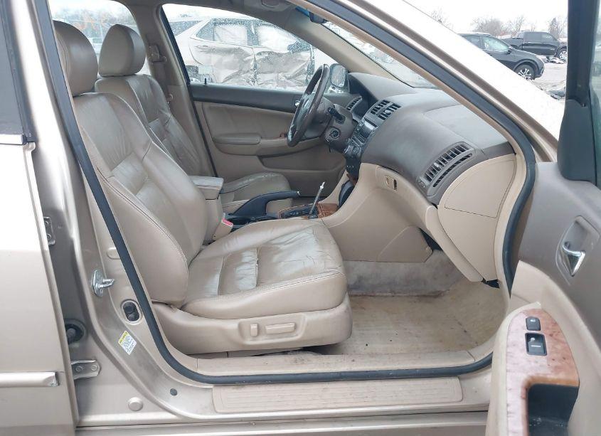 Photo 5 of 2005 Honda Accord 3.0 EX (VIN 1HGCM66565A080138)