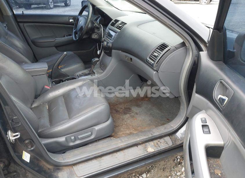 Photo 5 of 2006 Honda Accord 3.0 EX (VIN 1HGCM66566A020376)
