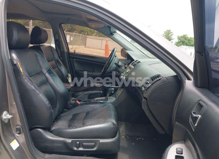 Photo 5 of 2006 Honda Accord 3.0 EX (VIN 1HGCM66566A038151)