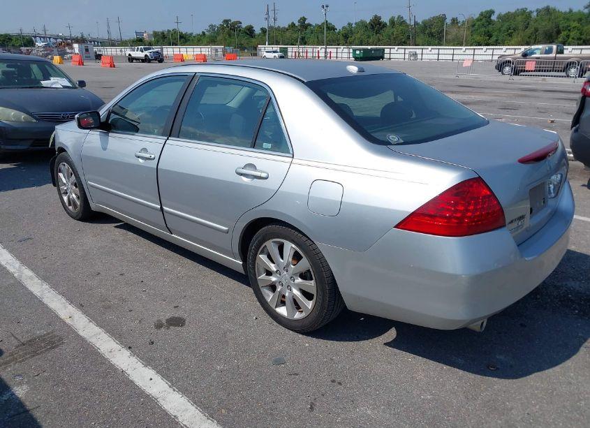 Photo 3 of 2006 Honda Accord 3.0 EX (VIN 1HGCM66566A048775)
