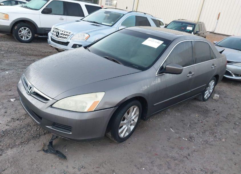 Photo 2 of 2007 Honda Accord 3.0 EX (VIN 1HGCM66567A009900)