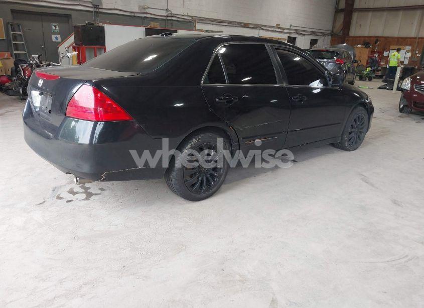 Photo 4 of 2007 Honda Accord 3.0 EX (VIN 1HGCM66567A023604)