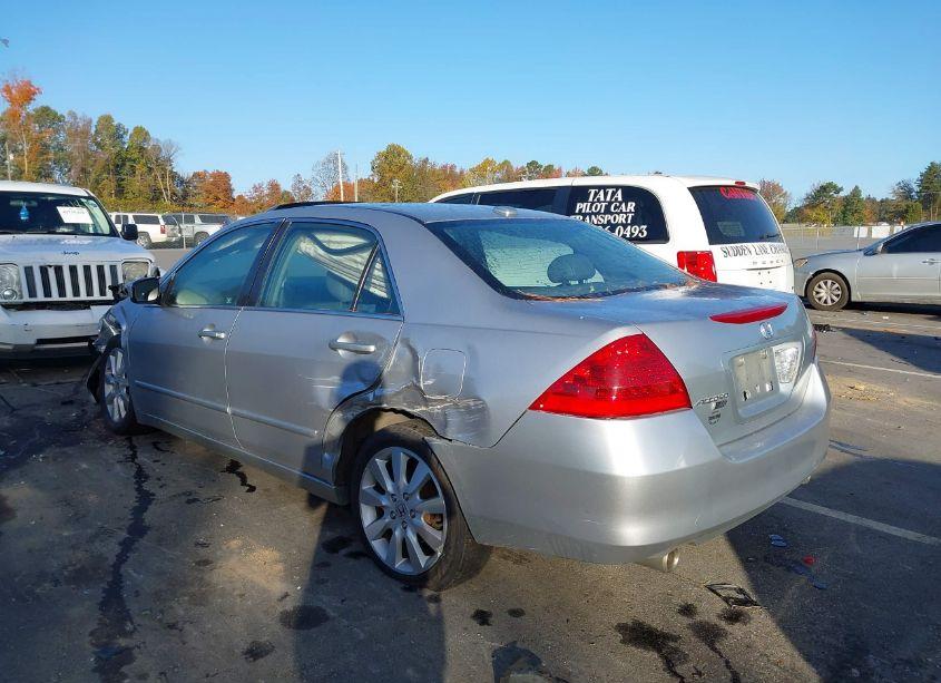 Photo 3 of 2007 Honda Accord 3.0 EX (VIN 1HGCM66567A051922)