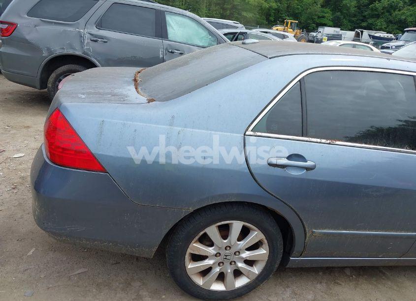 Photo 4 of 2007 Honda Accord 3.0 EX (VIN 1HGCM66567A054545)