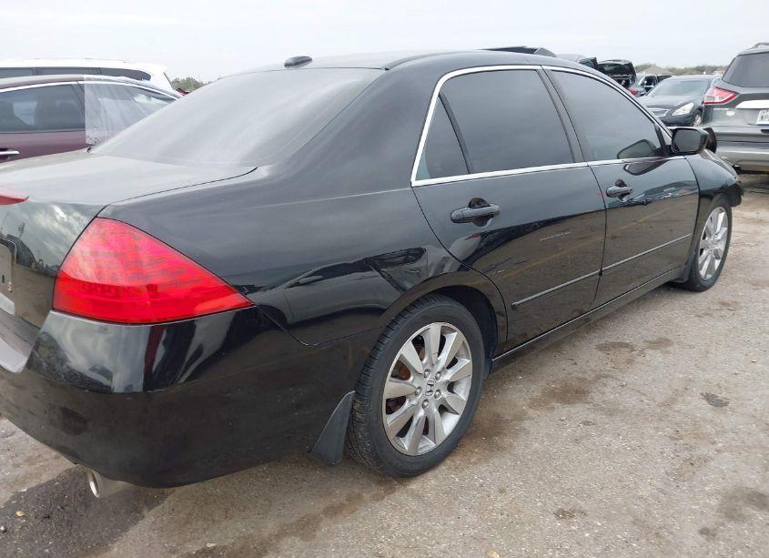 Photo 4 of 2007 Honda Accord 3.0 EX (VIN 1HGCM66567A068803)