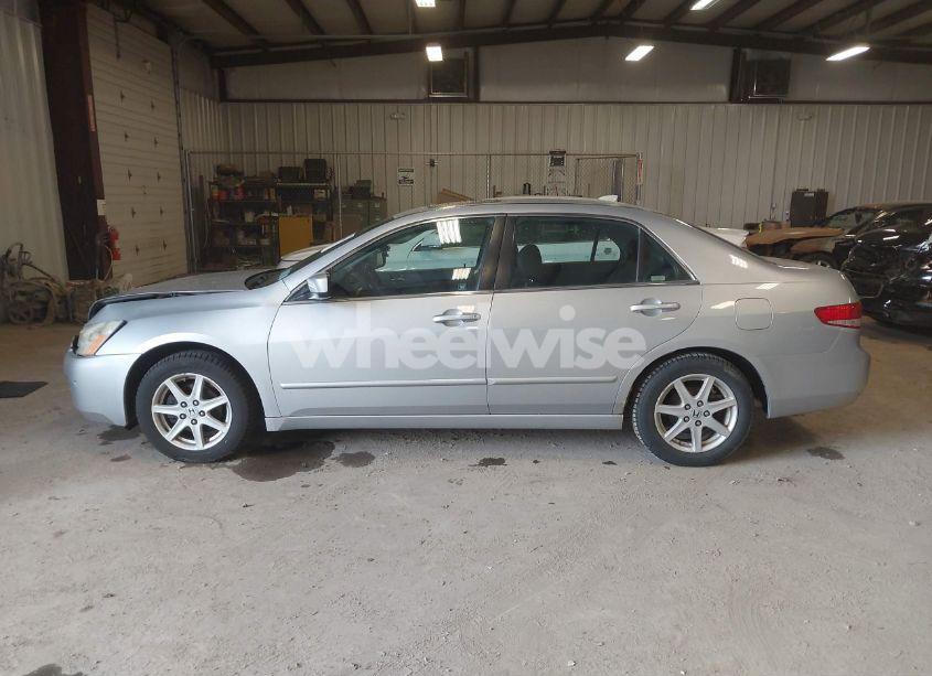 Photo 14 of 2003 Honda Accord 3.0 EX (VIN 1HGCM66573A013268)