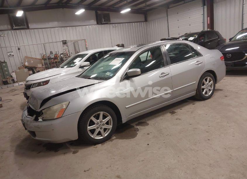 Photo 2 of 2003 Honda Accord 3.0 EX (VIN 1HGCM66573A013268)