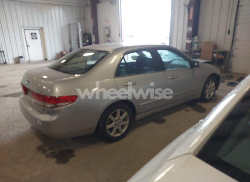 Photo 4 of 2003 Honda Accord 3.0 EX (VIN 1HGCM66573A013268)