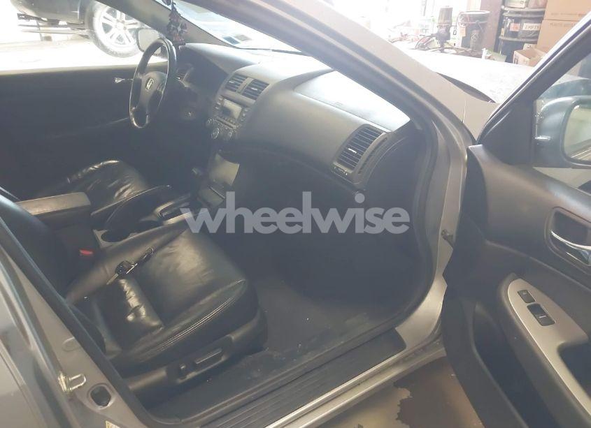 Photo 5 of 2003 Honda Accord 3.0 EX (VIN 1HGCM66573A013268)