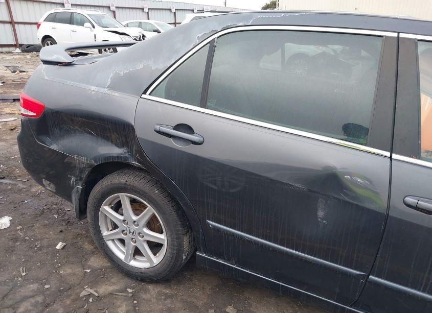 Photo 13 of 2003 Honda Accord 3.0 EX (VIN 1HGCM66573A076872)