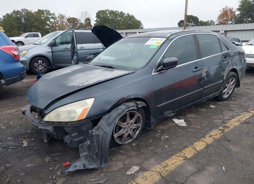 Photo 2 of 2003 Honda Accord 3.0 EX (VIN 1HGCM66573A076872)