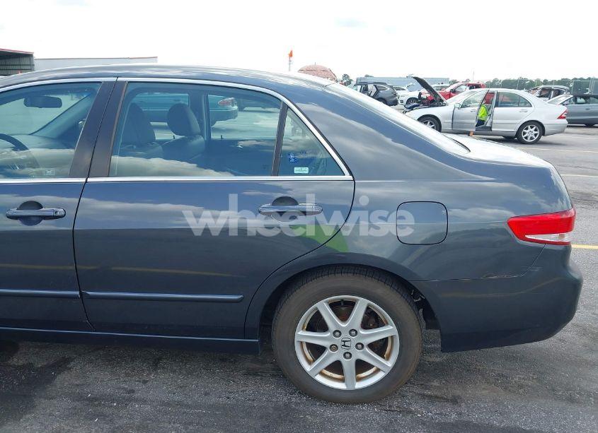 Photo 15 of 2003 Honda Accord 3.0 EX (VIN 1HGCM66573A097124)