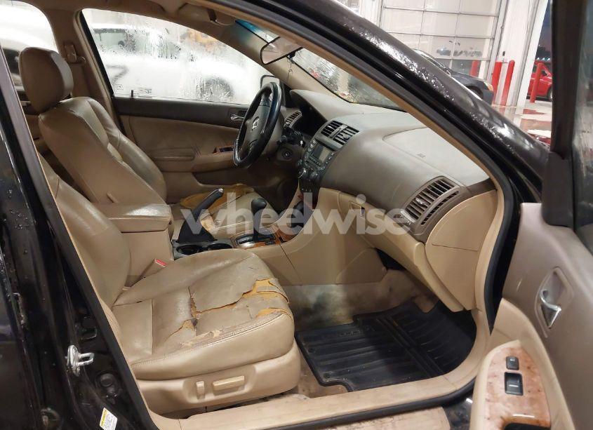 Photo 5 of 2005 Honda Accord 3.0 EX (VIN 1HGCM66575A020210)