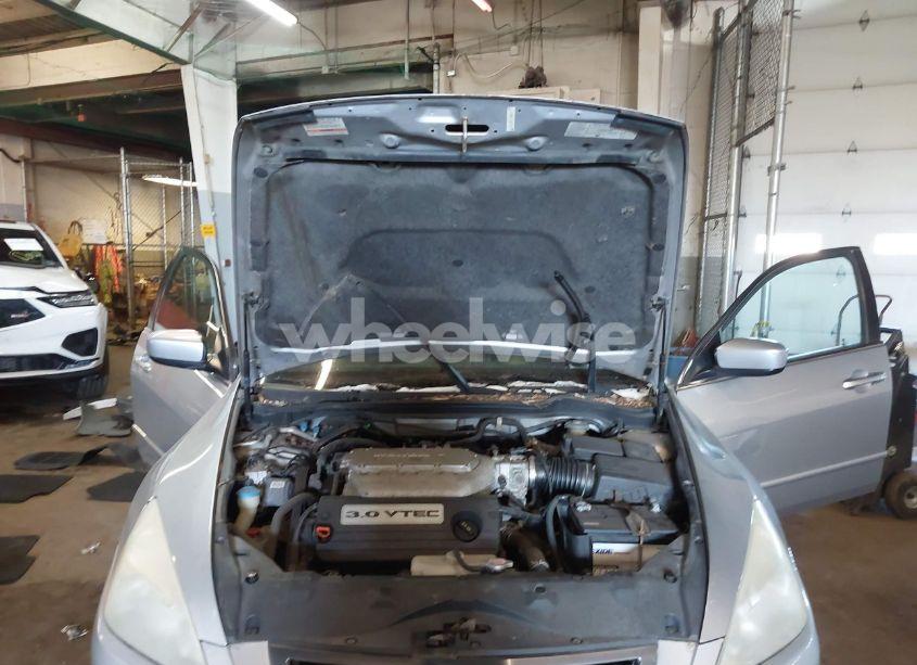Photo 10 of 2005 Honda Accord 3.0 EX (VIN 1HGCM66575A021924)
