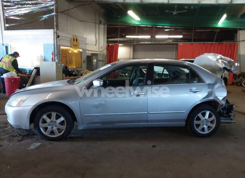 Photo 14 of 2005 Honda Accord 3.0 EX (VIN 1HGCM66575A021924)