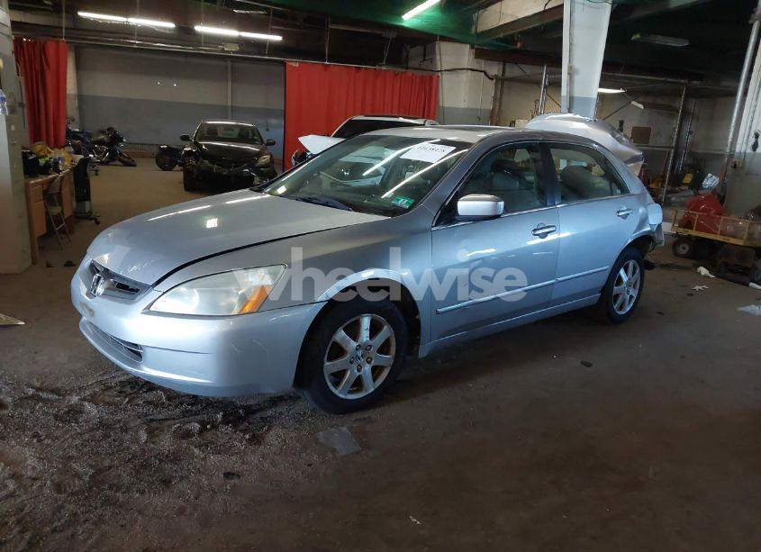 Photo 2 of 2005 Honda Accord 3.0 EX (VIN 1HGCM66575A021924)