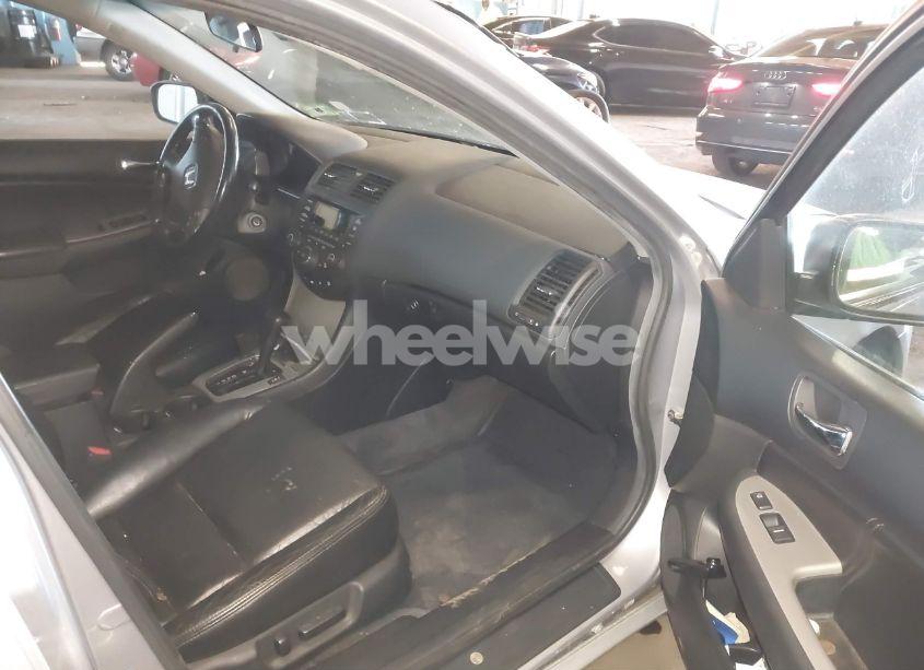 Photo 5 of 2005 Honda Accord 3.0 EX (VIN 1HGCM66575A021924)