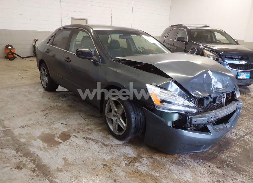 2005 Honda Accord 3.0 EX (VIN 1HGCM66575A025696) main photo