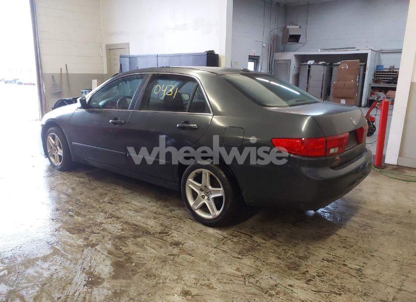 Photo 3 of 2005 Honda Accord 3.0 EX (VIN 1HGCM66575A025696)