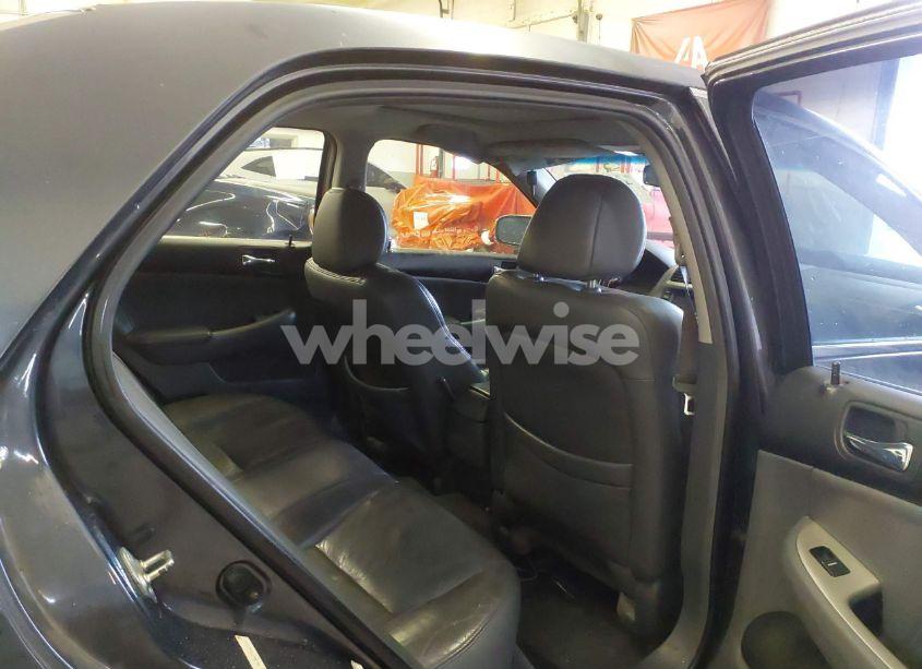 Photo 8 of 2005 Honda Accord 3.0 EX (VIN 1HGCM66575A025696)