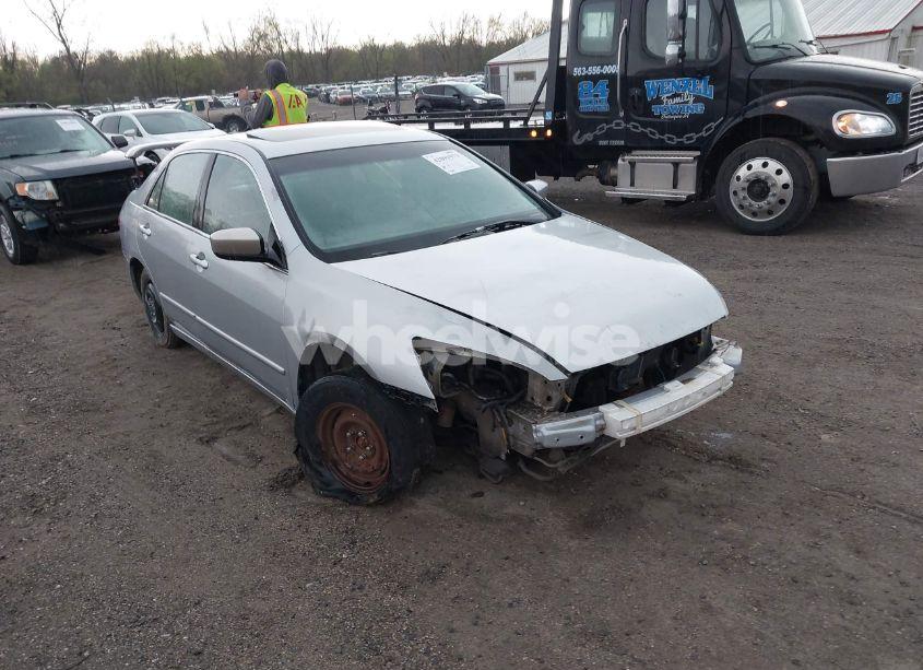 2005 Honda Accord 3.0 EX (VIN 1HGCM66575A077068) main photo