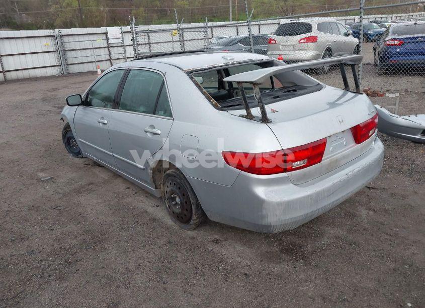 Photo 3 of 2005 Honda Accord 3.0 EX (VIN 1HGCM66575A077068)