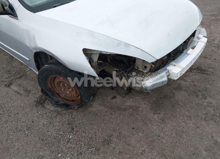 Photo 6 of 2005 Honda Accord 3.0 EX (VIN 1HGCM66575A077068)